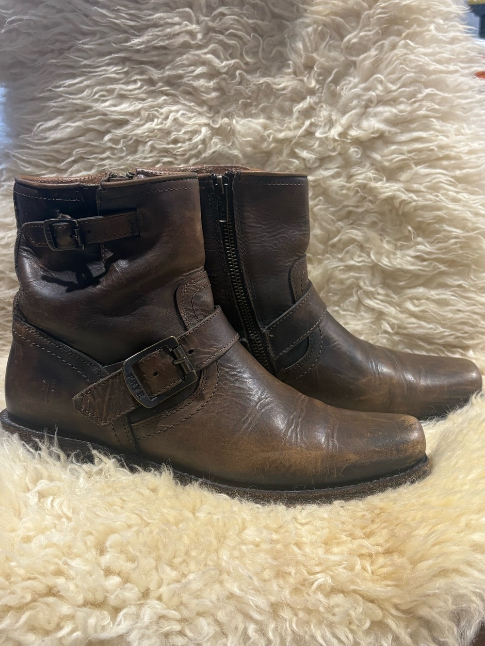 FRYE Tyler Engineer Ankle Boots Brown Distressed Leather Size 9 B Zip Moto